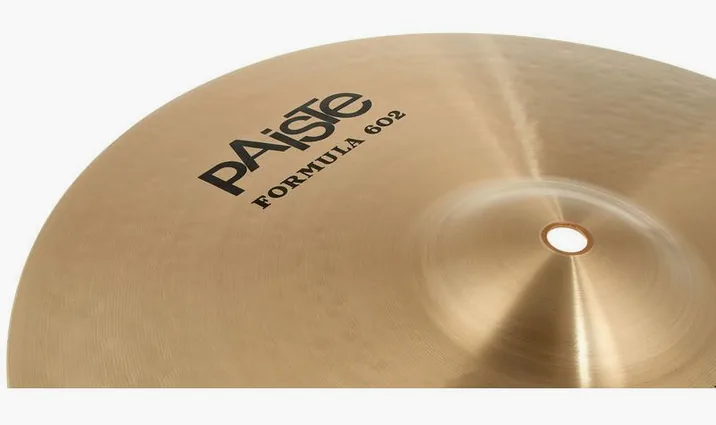 Paiste 14" 602 Mod. Essentials Hi-Hat, dettaglio ravvicinato, photo 4