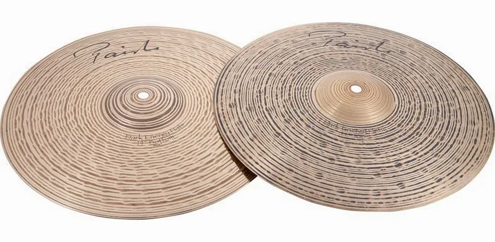 Paiste 14" Signature Dark Energy MK1, su sfondo neutro