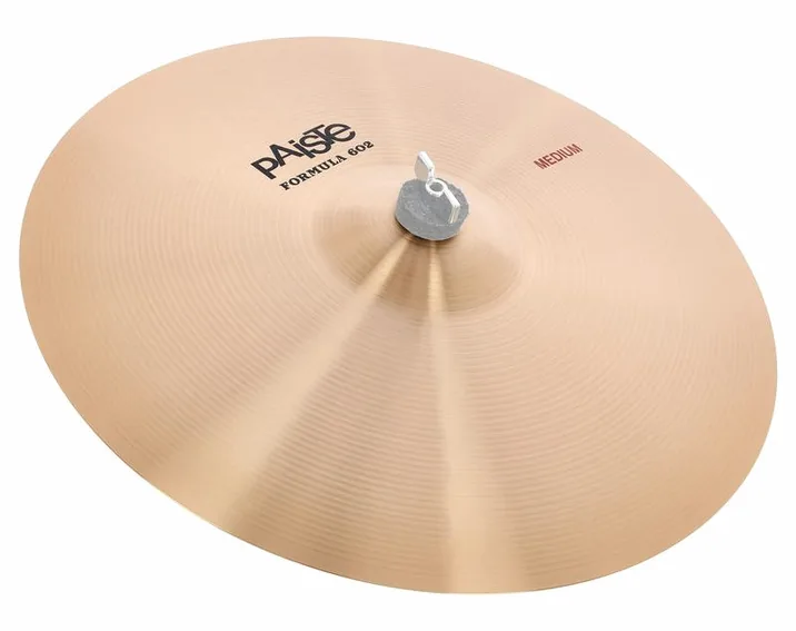 Paiste 16" 602 Medium Crash, di fronte su sfondo neutro