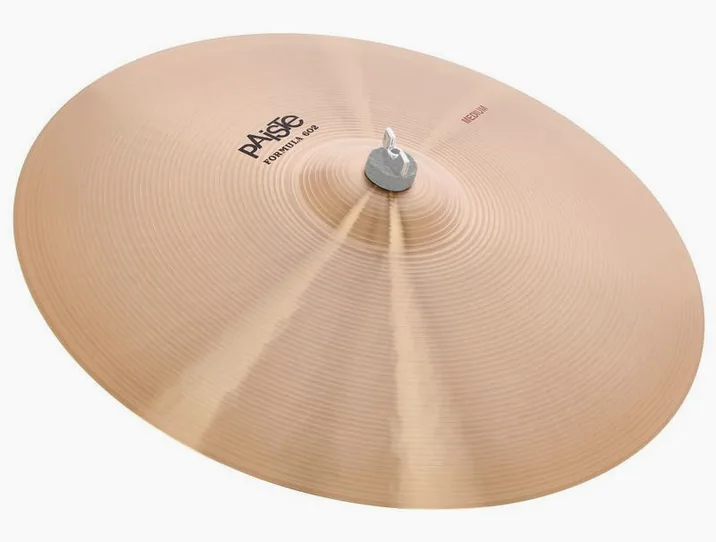 Paiste 20" 602 Medium Crash, di fronte su sfondo neutro