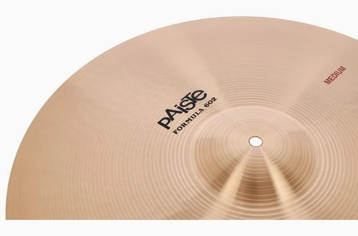 Paiste 20" 602 Medium Crash, su sfondo neutro, photo 3