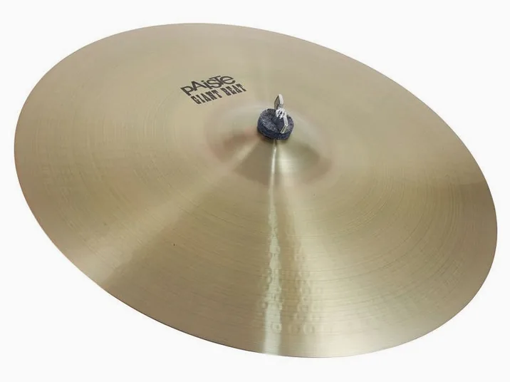 Paiste 20" Giant Beat Crash, di fronte su sfondo neutro