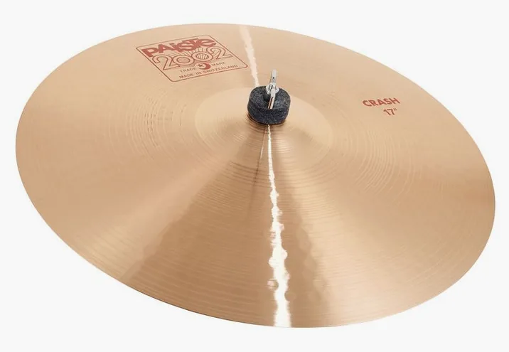 Paiste 2002 Classic 17" Crash, su sfondo neutro