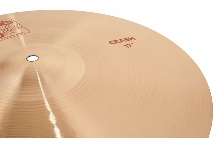 Paiste 2002 Classic 17" Crash, su sfondo neutro, photo 4