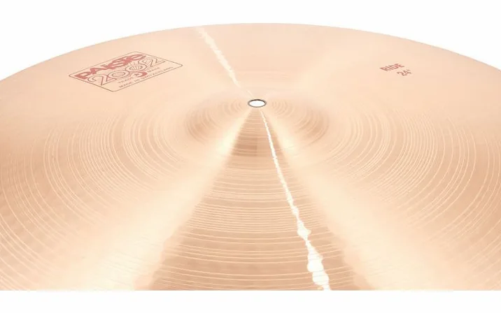 Paiste 2002 Classic 24" Ride, su sfondo neutro, photo 3