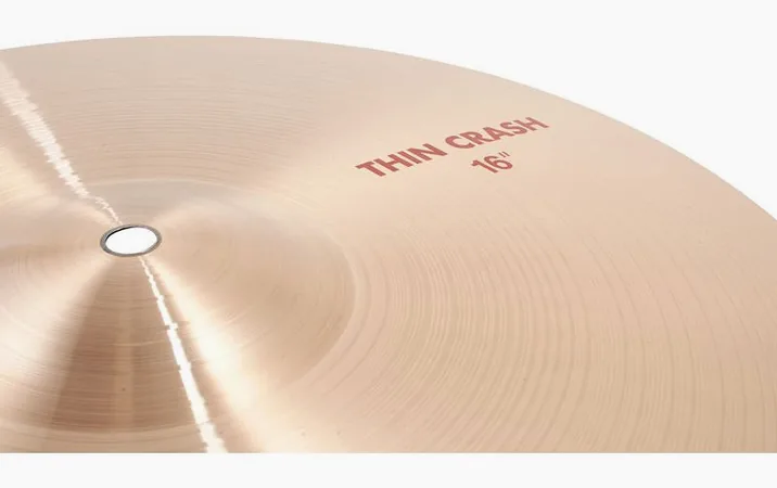 Paiste 2002 Classic 16" Thin Crash, su sfondo neutro, photo 4