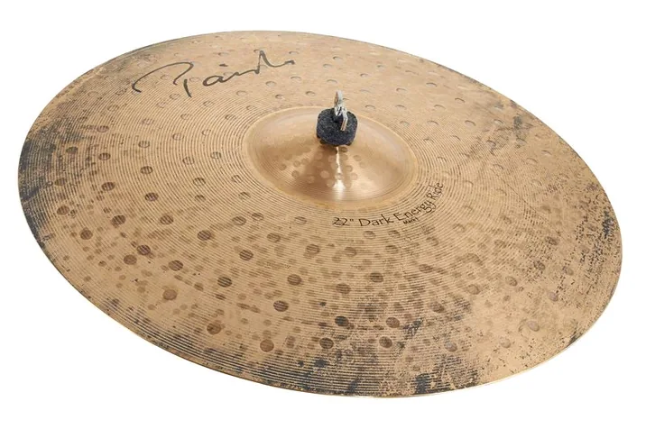 Paiste 22" Signature Dark Energy MK1, su sfondo neutro