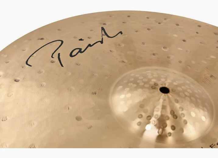 Paiste 22" Signature Dark Energy MK2, su sfondo neutro, photo 3