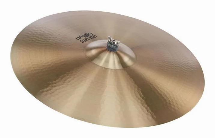 Paiste 24" Giant Beat Multi Ride, su sfondo neutro