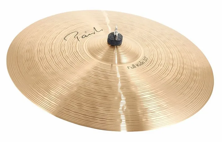 Paiste 20" Signature Full Ride, di fronte su sfondo neutro