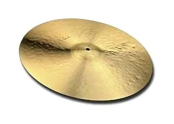 Paiste 17" Traditional Thin Crash, di fronte su sfondo neutro