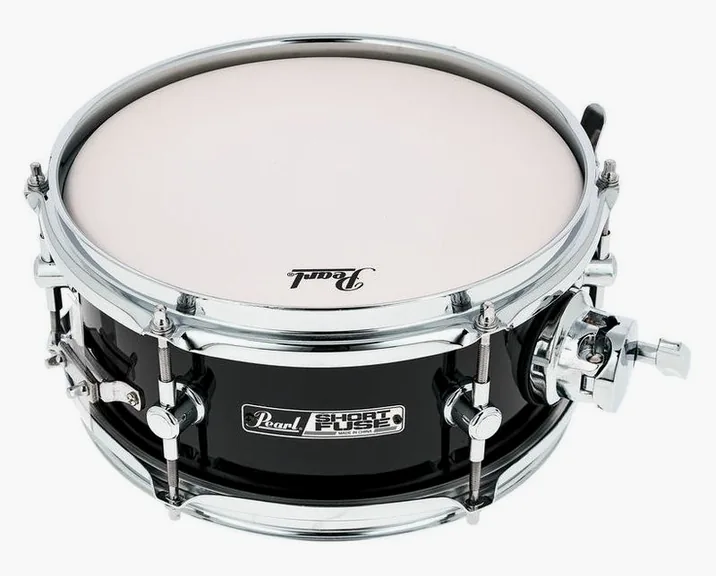 Pearl 10"x4,5" Short Fuse Snare -31, su sfondo neutro