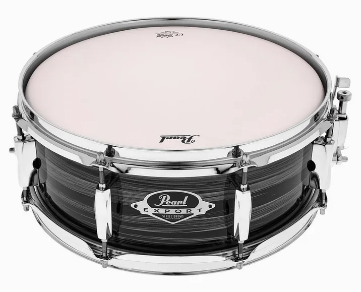Pearl 13"x05" Export SD G. Silver, di fronte su sfondo neutro