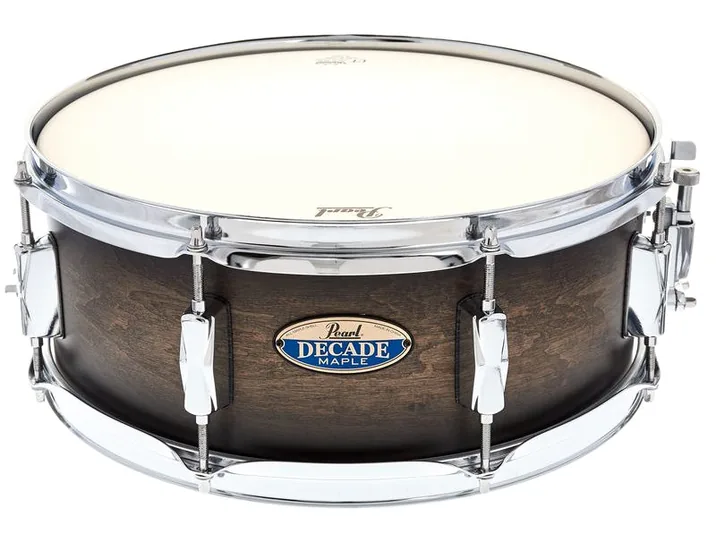 Pearl Decade Maple 14"x5,5" Snare BB, su sfondo neutro