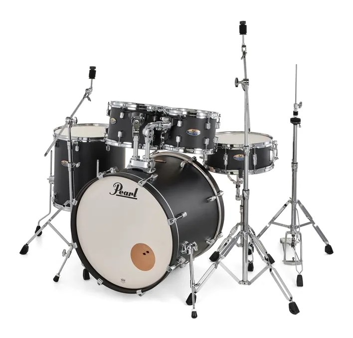 Pearl Decade Maple Standard S. Black, su sfondo neutro