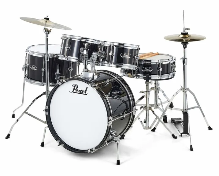Pearl Roadshow Jr. Jet Black, di fronte su sfondo neutro