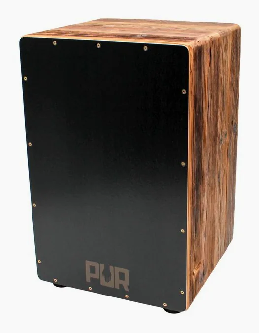 PUR 15th Anniv. Edition Old Black, su sfondo neutro