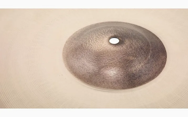 Sabian 18" HHX Evolution Crash, su sfondo neutro, photo 3