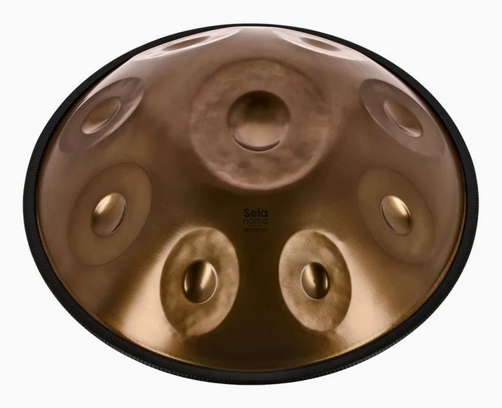 Sela Nomo Handpan D Kurd SEHP400, su sfondo neutro