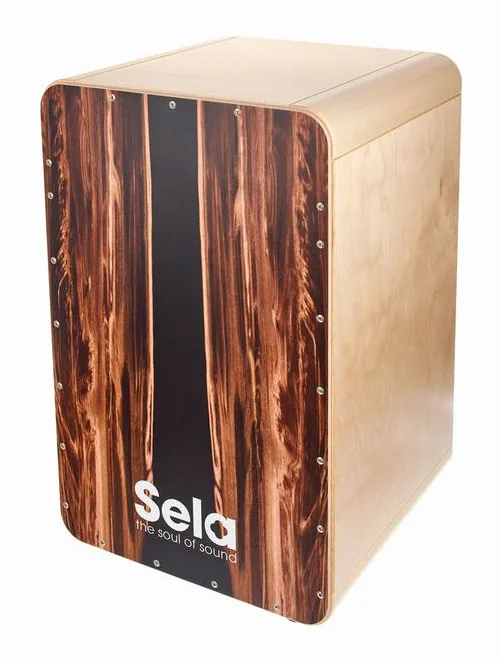 Sela SE 105 Casela Dark Nut, su sfondo neutro