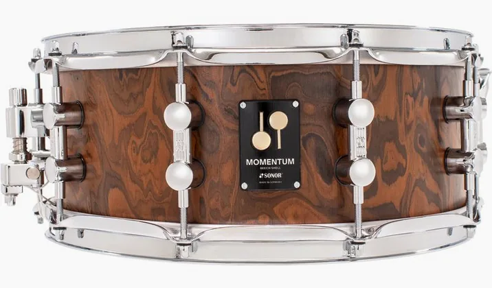 Sonor 14"x5.75" MOM. Snare Beech CBU, di fronte su sfondo neutro