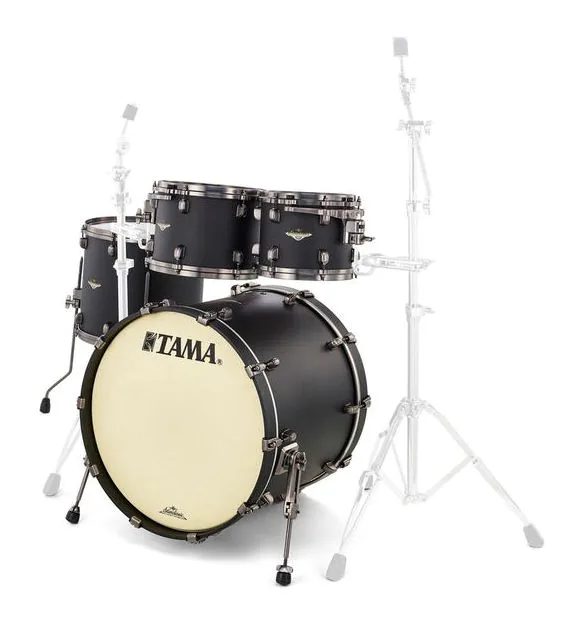 Tama Starclassic Maple Standard FBK, su sfondo neutro