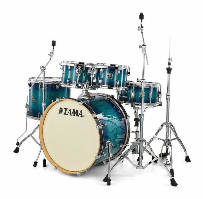 Tama Superstar Classic Kit 22 BAB, di fronte su sfondo neutro