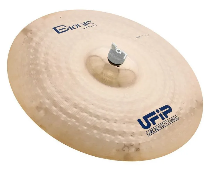 Ufip 17" Bionic Series Crash, su sfondo neutro