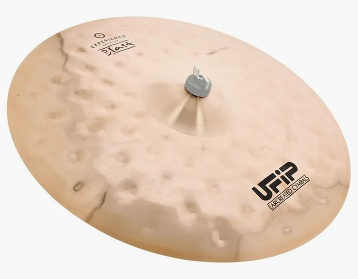 Ufip 20" Blast Series Crash, su sfondo neutro