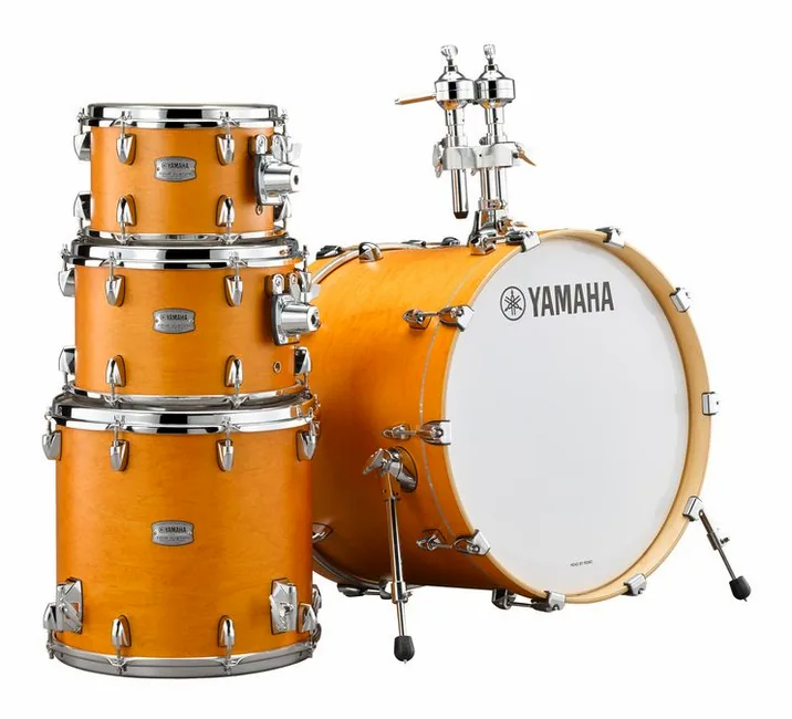 Yamaha 20" Tour Custom Set CS, di fronte su sfondo neutro