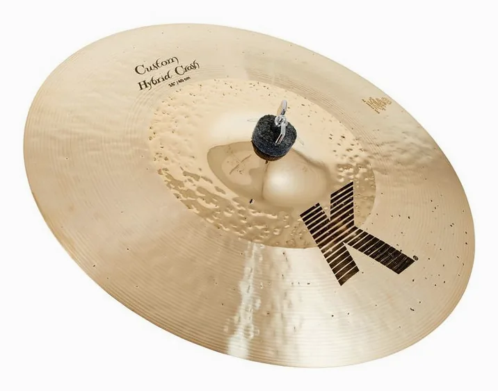 Zildjian 16" K-Custom Hybrid Crash, su sfondo neutro
