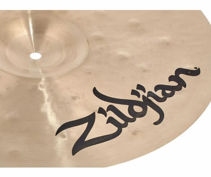 Zildjian 16" K Custom Special Dry Crash, su sfondo neutro, photo 3