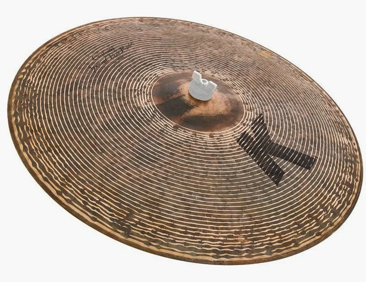 Zildjian 21" K Custom Special Dry Ride, su sfondo neutro