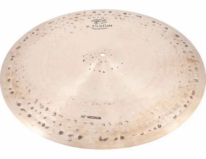 Zildjian 22" K Constantinople Med. Ride, di fronte su sfondo neutro