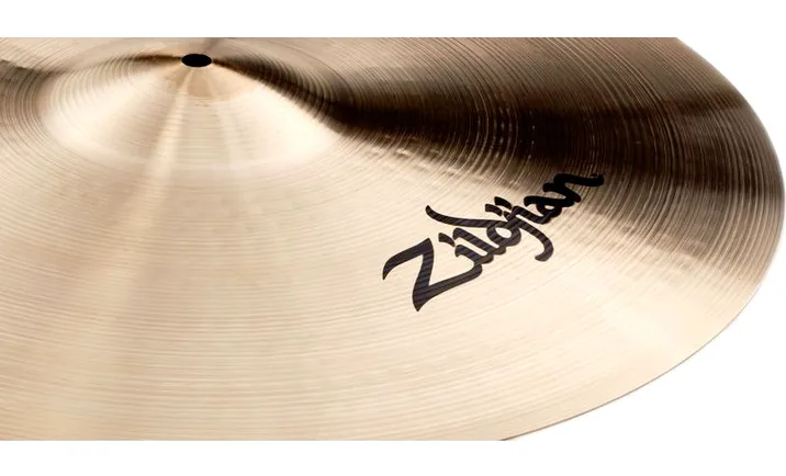 Zildjian 20" A-Series Medium Ride, su sfondo neutro, photo 4