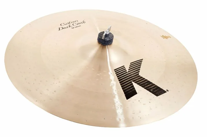 Zildjian 18" K-Custom Dark Crash, su sfondo neutro