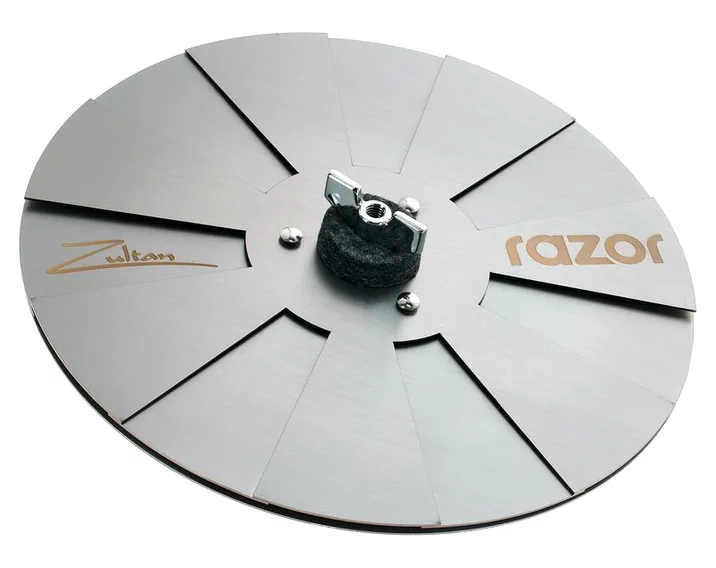 Zultan 10" Razor Disc, su sfondo neutro