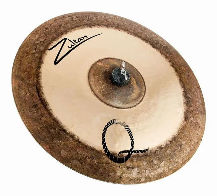 Zultan 16" Q Crash, di fronte su sfondo neutro