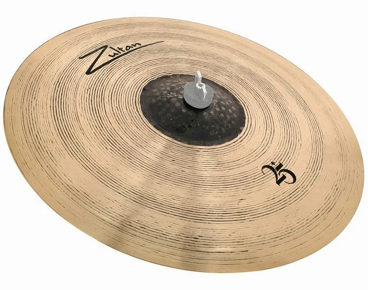 Zultan 18" Crash 25, di fronte su sfondo neutro