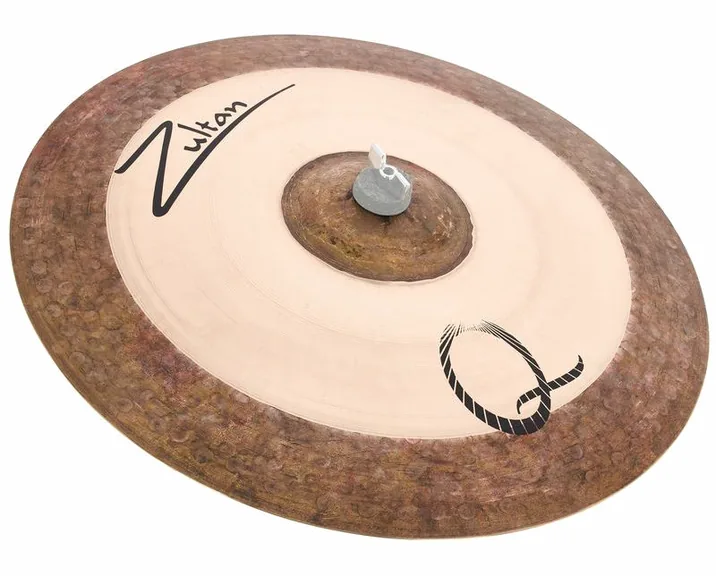 Zultan 18" Q Crash, di fronte su sfondo neutro