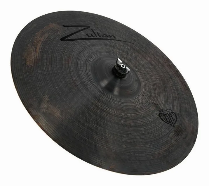 Zultan 20" Crash Dark Matter, di fronte su sfondo neutro