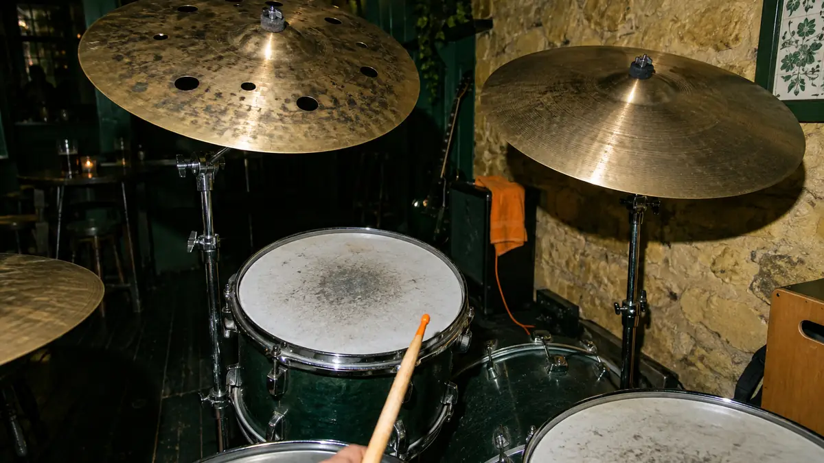 Tutto volume, palco, amplificazione, rock